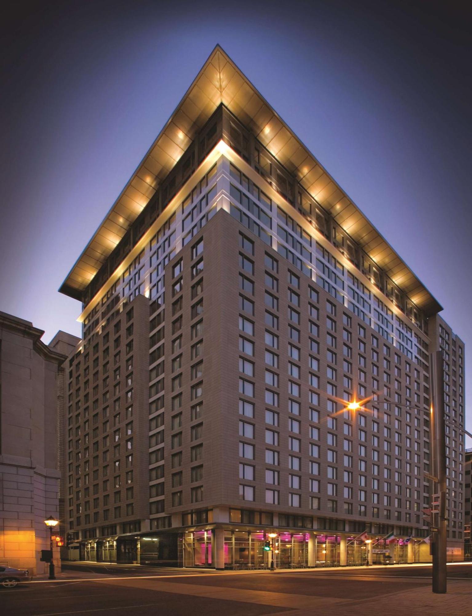 Embassy Suites By Hilton - Montreal Exterior foto